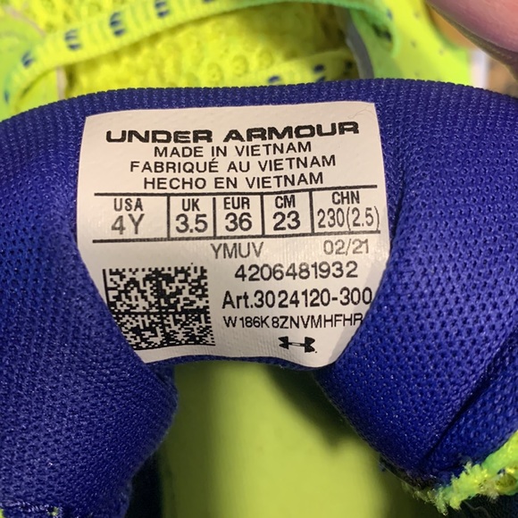 Youth Under Armour shoes, size 4 - Picture 8 of 8